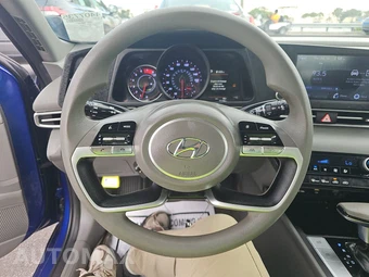 2023 Hyundai Elantra SEL - miniatura 10
