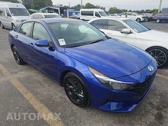 2023 Hyundai Elantra SEL - miniatura 3