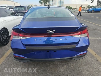 2023 Hyundai Elantra SEL - miniatura 5