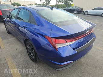 2023 Hyundai Elantra SEL - miniatura 6