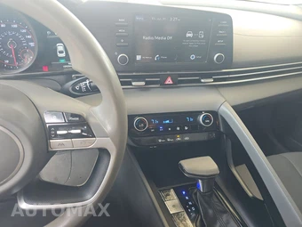 2023 Hyundai Elantra SEL - miniatura 11