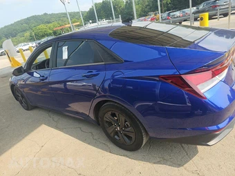 2023 Hyundai Elantra SEL - miniatura 4