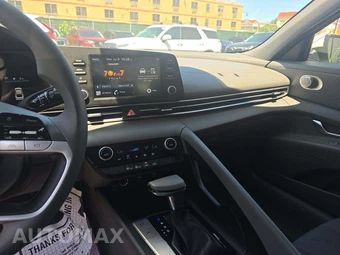2023 Hyundai Elantra SEL - miniatura 10