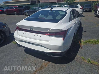 2023 Hyundai Elantra SEL - miniatura 3