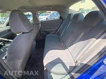 2023 Hyundai Elantra SEL - miniatura 10