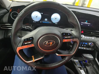 2023 Hyundai Elantra SEL – miniatura 10