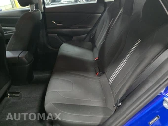 2023 Hyundai Elantra SEL – miniatura 13