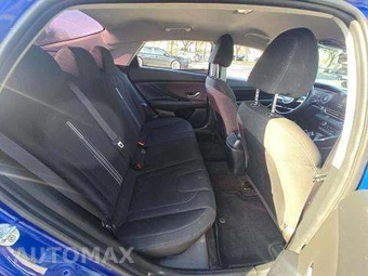 2023 Hyundai Elantra SEL – miniatura 16