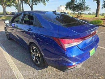 2023 Hyundai Elantra SEL – miniatura 2