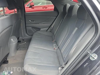 2023 Hyundai Elantra SEL - miniatura 16