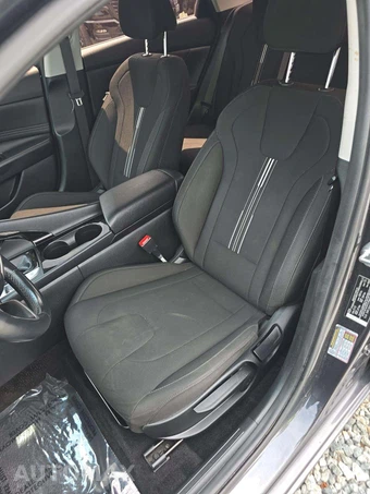 2023 Hyundai Elantra SEL - miniatura 6