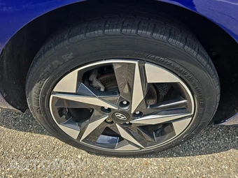 2023 Hyundai Elantra SEL – miniatura 10