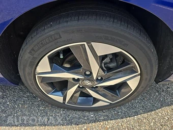 2023 Hyundai Elantra SEL – miniatura 11