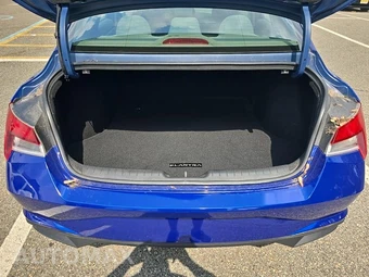 2023 Hyundai Elantra SEL – miniatura 19