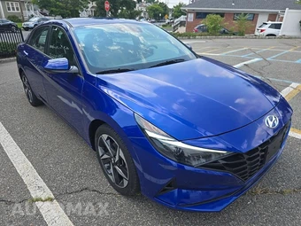 2023 Hyundai Elantra SEL – miniatura 3