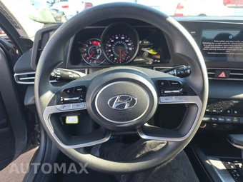 2023 Hyundai Elantra SEL - miniatura 10