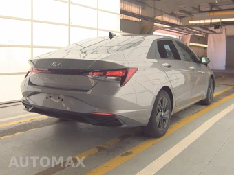 2023 Hyundai Elantra SEL - miniatura 4
