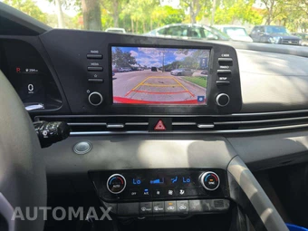 2023 Hyundai Elantra SEL - miniatura 5