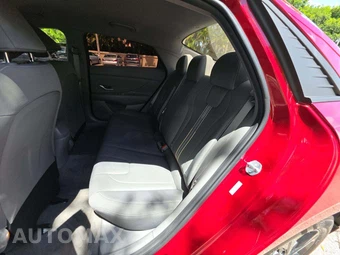 2023 Hyundai Elantra SEL - miniatura 7