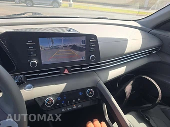 2023 Hyundai Elantra SEL - miniatura 10