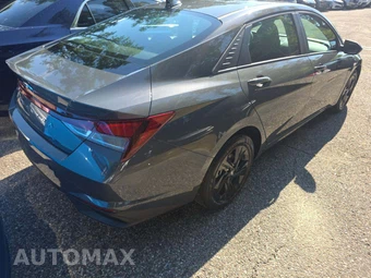2023 Hyundai Elantra SEL - miniatura 3