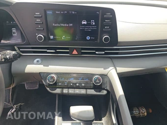 2023 Hyundai Elantra SEL - miniatura 11