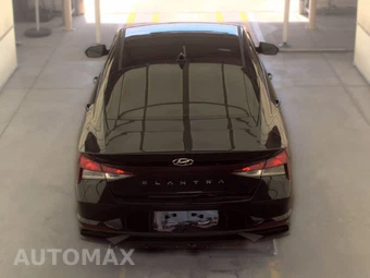 2023 Hyundai Elantra SEL - miniatura 5
