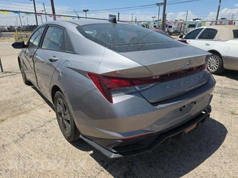 2023 Hyundai Elantra SEL - miniatura 2