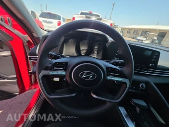 2023 Hyundai Elantra SEL – miniatura 16