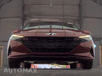 2023 Hyundai Elantra SEL – miniatura 3