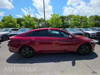2023 Hyundai Elantra SEL - miniatura 4