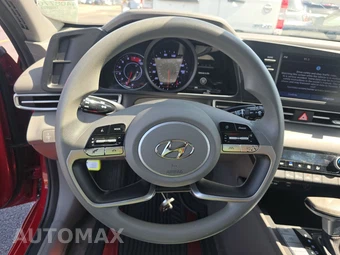 2023 Hyundai Elantra SEL - miniatura 10