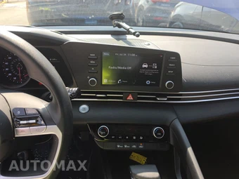 2023 Hyundai Elantra SEL - miniatura 11