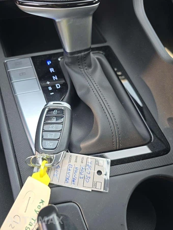 2023 Hyundai Elantra SEL - miniatura 8