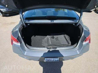 2023 Hyundai Elantra SEL - miniatura 15