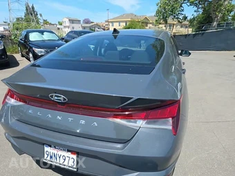 2023 Hyundai Elantra SEL - miniatura 4