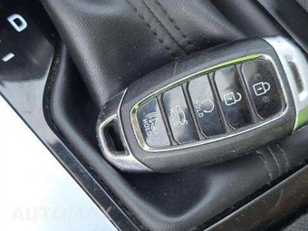 2023 Hyundai Elantra SEL - miniatura 9