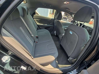 2023 Hyundai Elantra SEL - miniatura 16