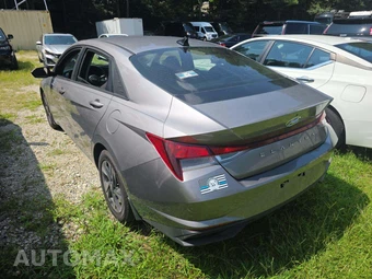 2023 Hyundai Elantra SEL – miniatura 2