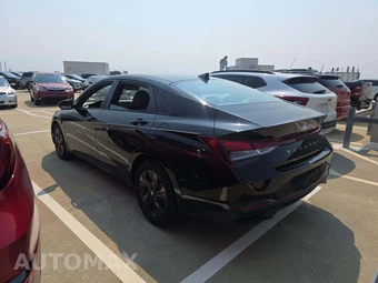 2023 Hyundai Elantra SEL - miniatura 2