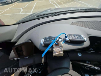 2023 Hyundai Elantra SEL - miniatura 8