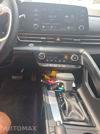 2023 Hyundai Elantra SEL - miniatura 10