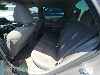 2023 Hyundai Elantra SEL - miniatura 13