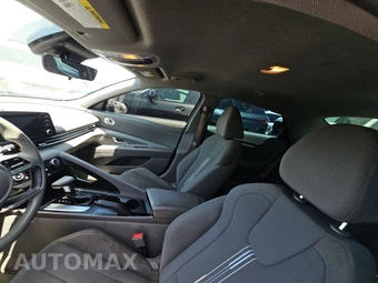 2023 Hyundai Elantra SEL - miniatura 18
