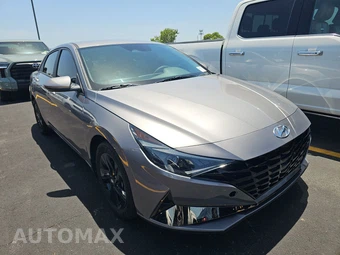 2023 Hyundai Elantra SEL - miniatura 3