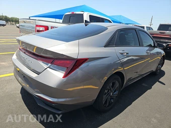 2023 Hyundai Elantra SEL - miniatura 4