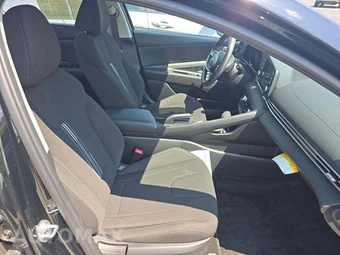 2023 Hyundai Elantra SEL - miniatura 18