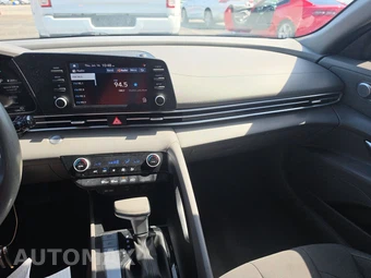 2023 Hyundai Elantra SEL - miniatura 11