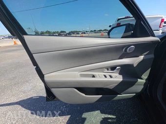 2023 Hyundai Elantra SEL - miniatura 9