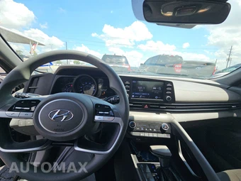 2023 Hyundai Elantra SEL - miniatura 11